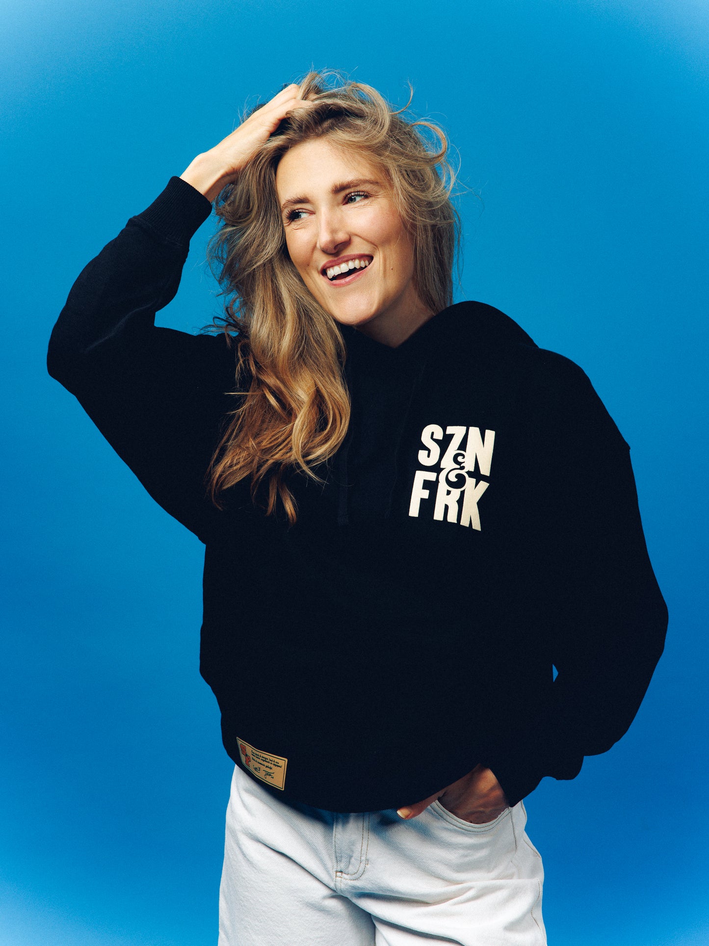 Hoodie | We vieren het leven zwart